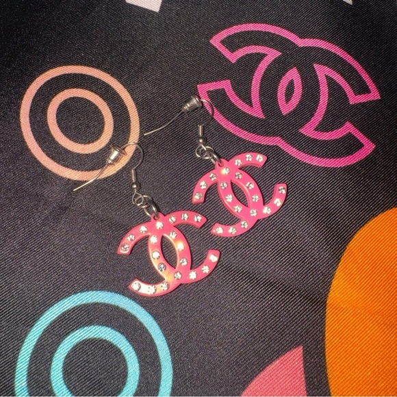 Chanel CC Pink Logo Earrings with Crystals - Picture 3 of 6